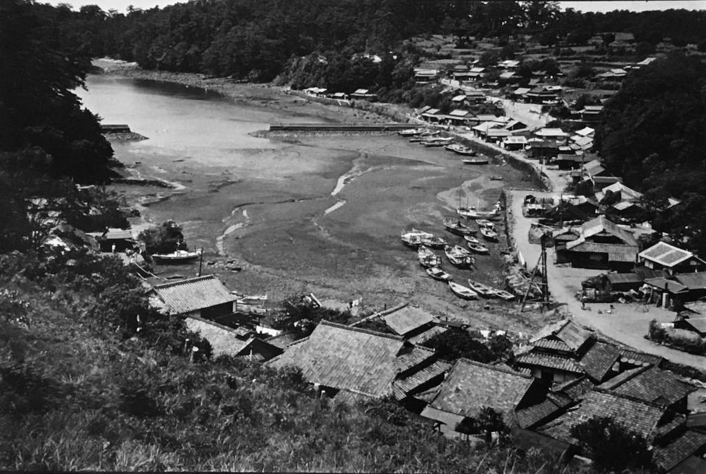 Photographie d'époque de la baie de Minamata